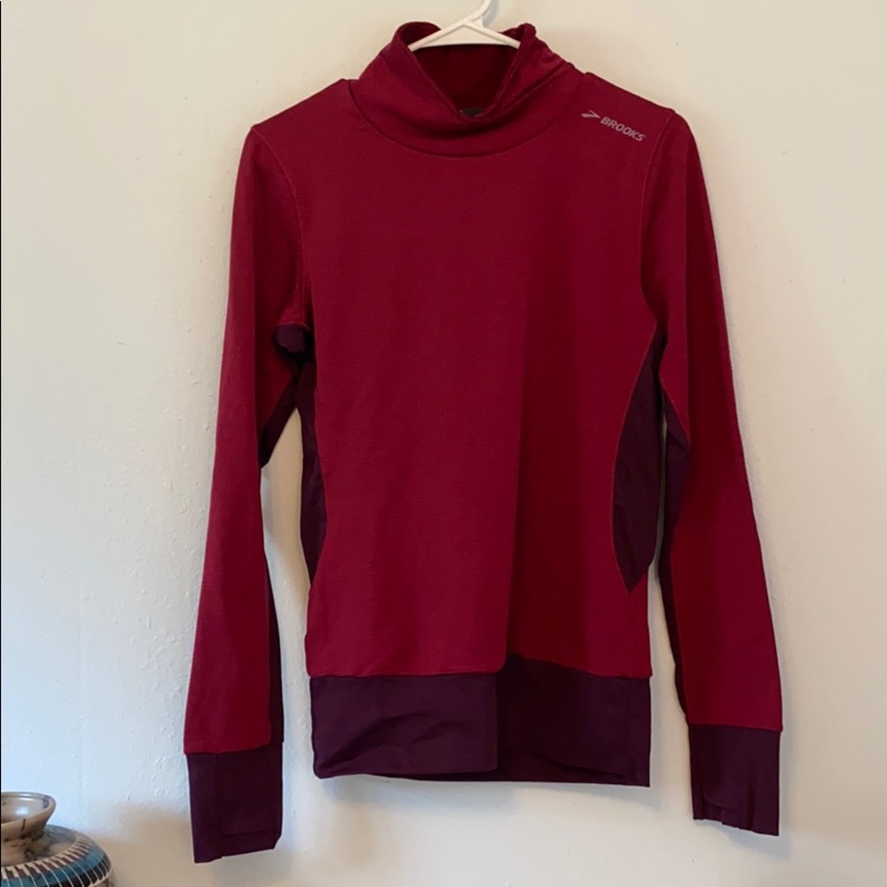 Brooks running top